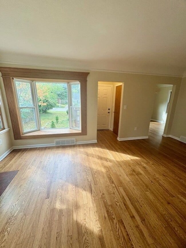 Building Photo - Charming 4-Bedroom Home in the Heart of Wi...