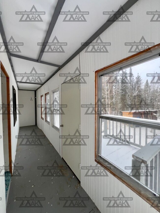 Building Photo - Spacious 3BR, 2.5BA Home off Chena Hot Springs Rd with Yard, Deck & Greenhouse