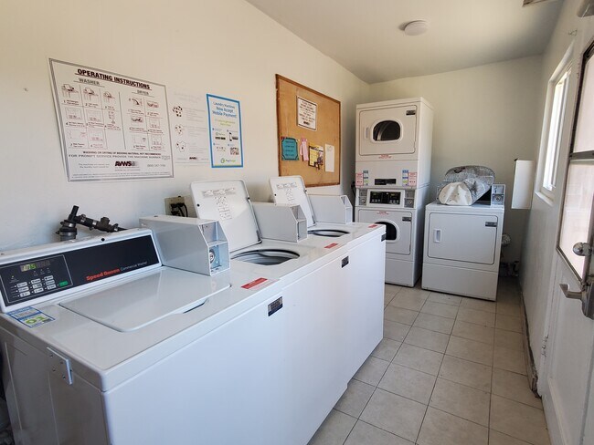 Building Photo - 4451 Murietta Ave