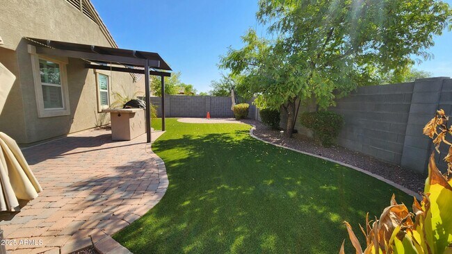 Building Photo - 42037 W Quinto Dr