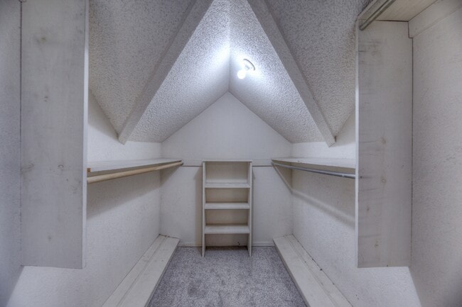 Building Photo - 24322 S Beulah Cove