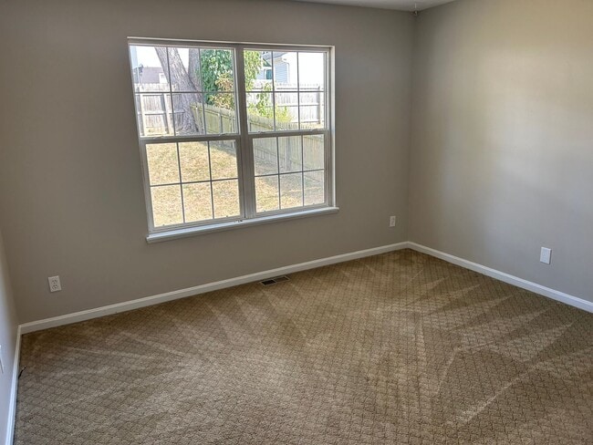 Building Photo - 3 bedroom 1 bath house for rent