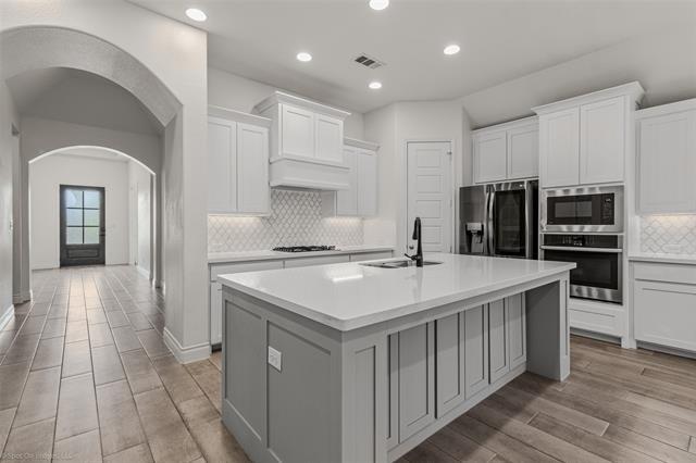 Building Photo - 1009 Queens Lk Trl