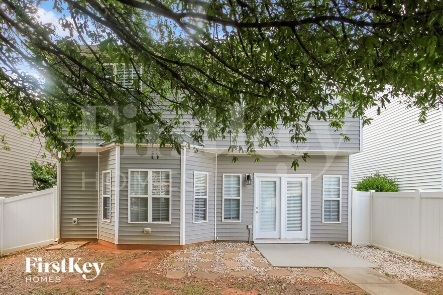 Building Photo - 10519 Meadow Crossing Ln