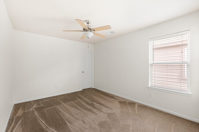 Building Photo - 4818 Fair Oak Dale Ln