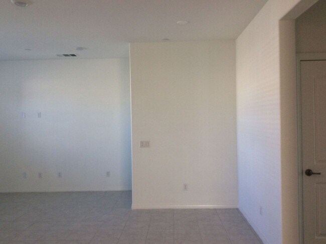 Building Photo - 26389 Valencia Wy