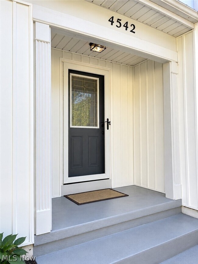 Building Photo - 4542 Briarcliff Trail