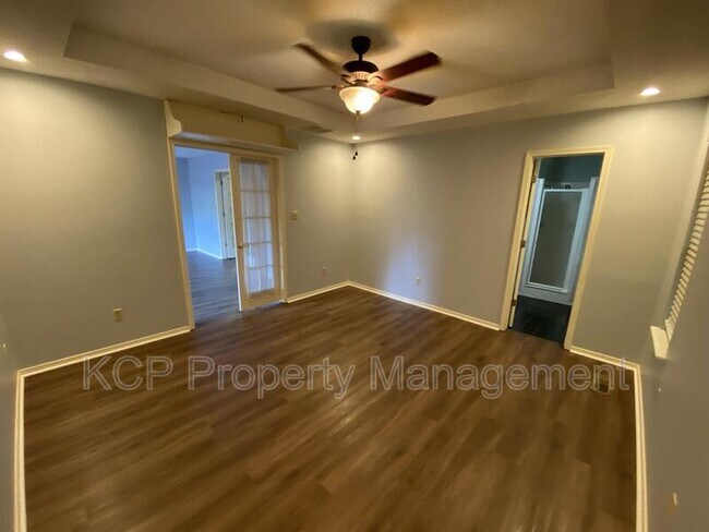 Building Photo - 5115 Fern St