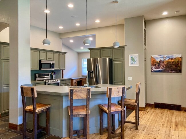 Building Photo - 4087 Worthington Dr