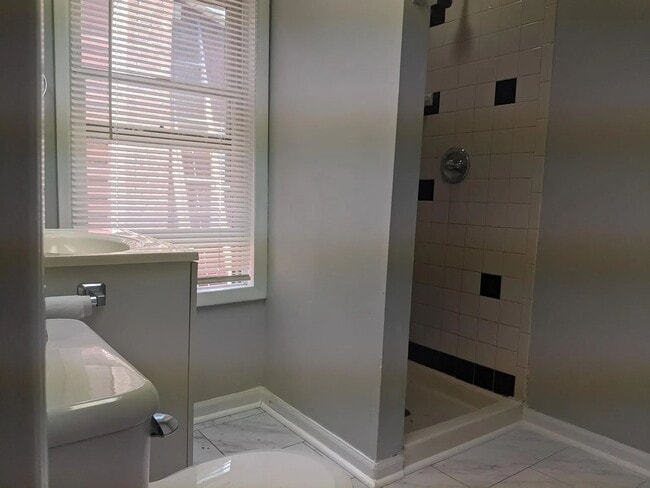 Building Photo - 1943 New Hackensack Rd