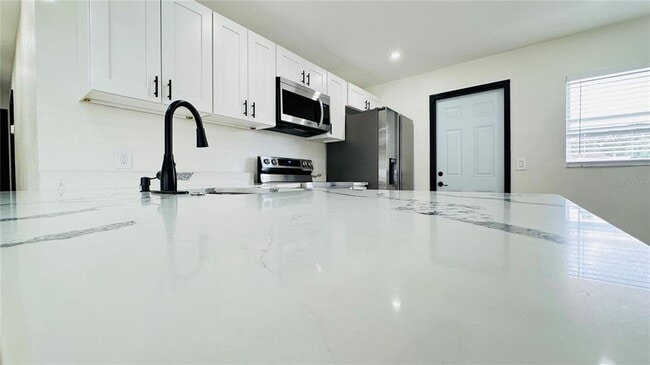 Building Photo - 7017 S Sandhurst Dr
