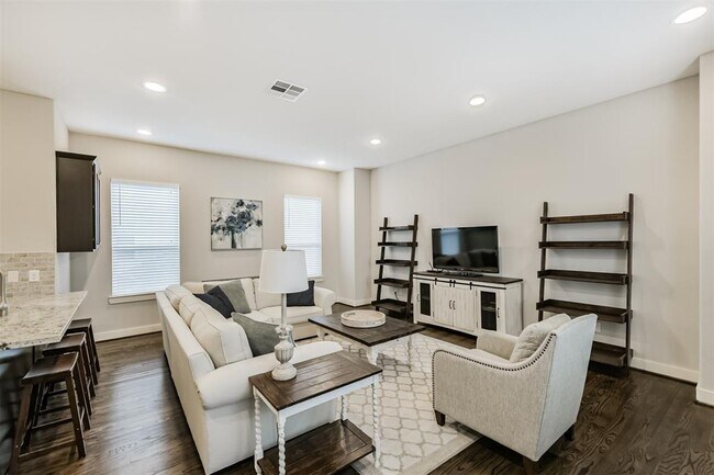 Building Photo - 6623 Letein St