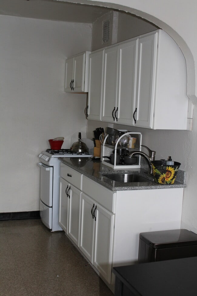 Building Photo - Wightman Terrace