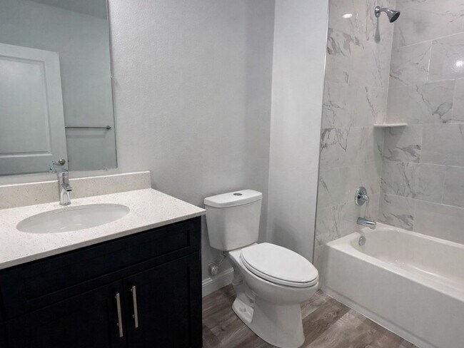 Building Photo - AWESOME CONTEMPORARY DUPLEX