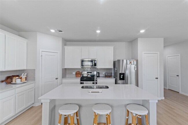 Building Photo - 123 Alset Dr