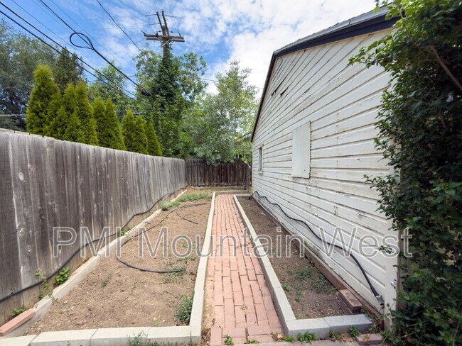Building Photo - 2122 S 1800 E