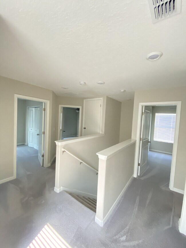 Building Photo - 7012 Samuel Ivy Dr