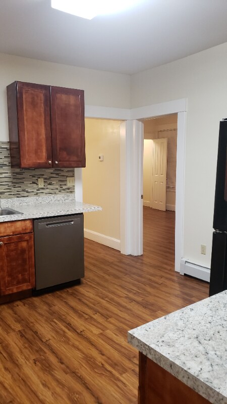 Building Photo - 753 Winchester Ave