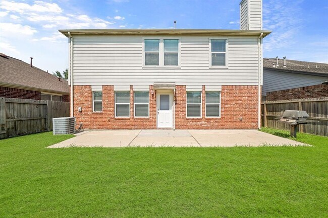 Building Photo - 5826 Kenwood