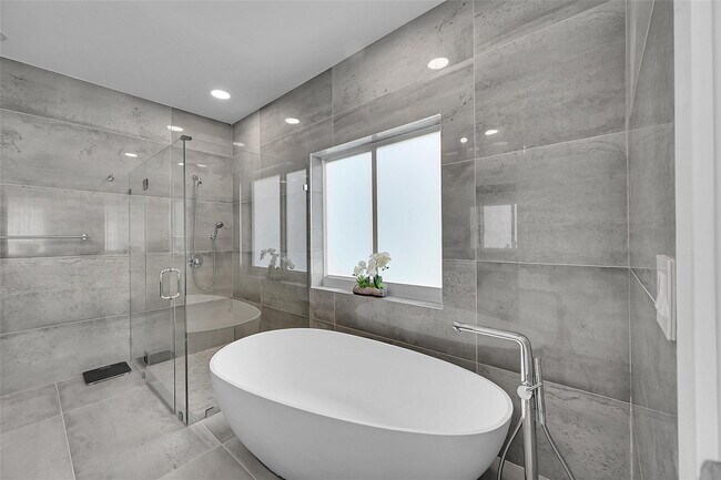 Building Photo - 12354 Antille Dr