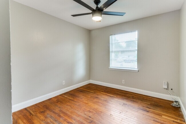 Building Photo - 1113 Rancho Dr