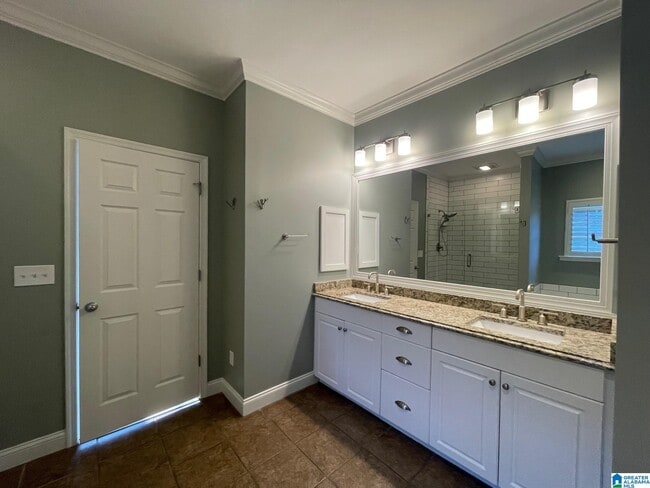 Building Photo - 295 Creekside Ln