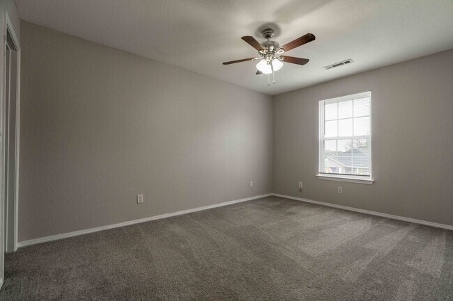 Building Photo - Spacious 3-Bedroom Home in Bentonville’s E...