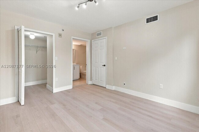 Building Photo - 21000 SW 87th Ave