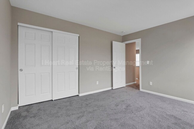 Building Photo - 7449 Sugarbark Dr