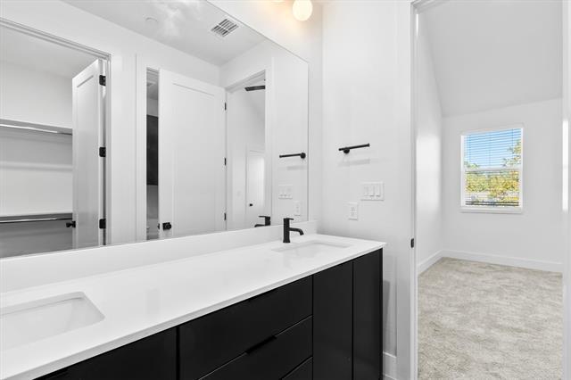 Building Photo - 1147 N Madison Ave