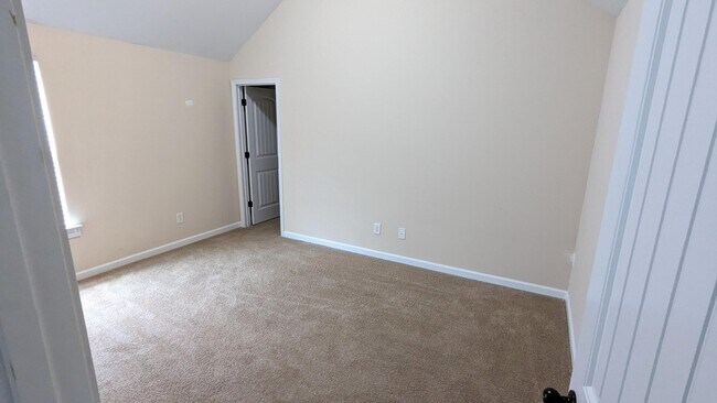 Building Photo - 718 Erika Ln