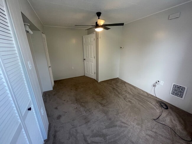 Building Photo - 155 Kendall Ave