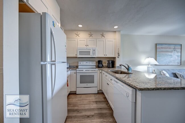 Building Photo - FURNISHED OFF-SEASON MONTHLY RENTAL NOW AVAILABLE