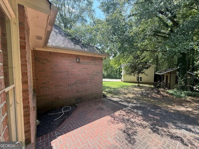 Building Photo - 307 Centennial Rd