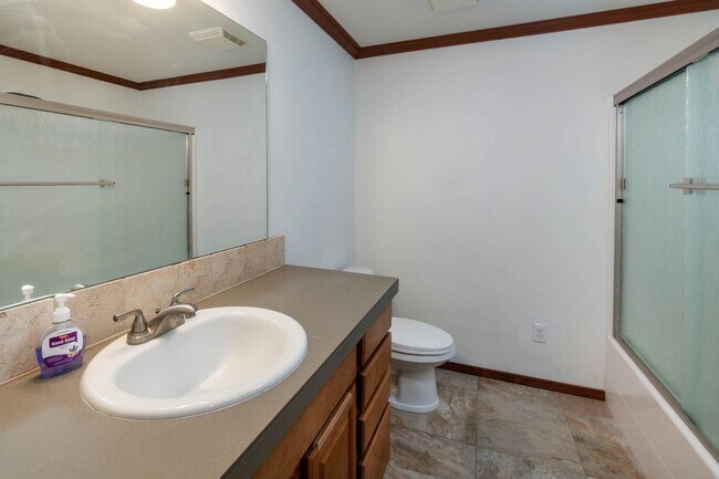 Building Photo - This could be your dream home! Must see!!