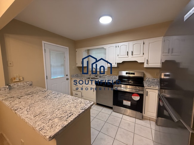 Building Photo - 7147 Bluecrest Dr