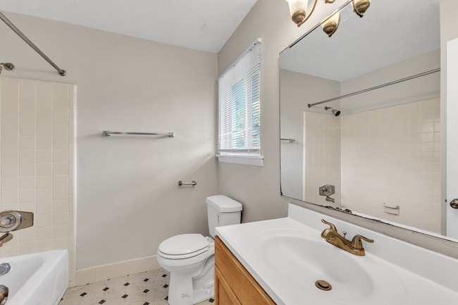 Building Photo - 2 Bedroom Walking Distance to NCSU!