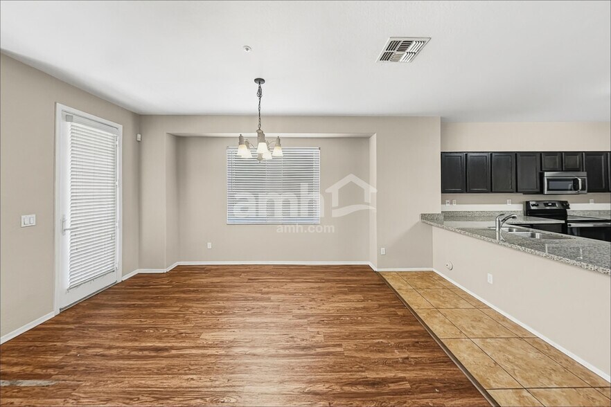 Building Photo - 894 S Annie Ln