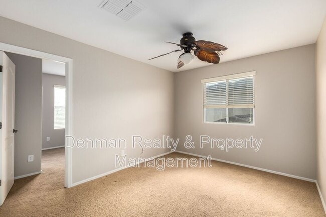Building Photo - 4262 E Carla Vista Dr
