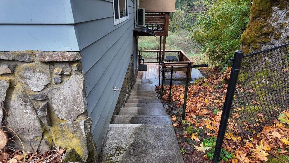 Building Photo - 11582 Washougal River Rd