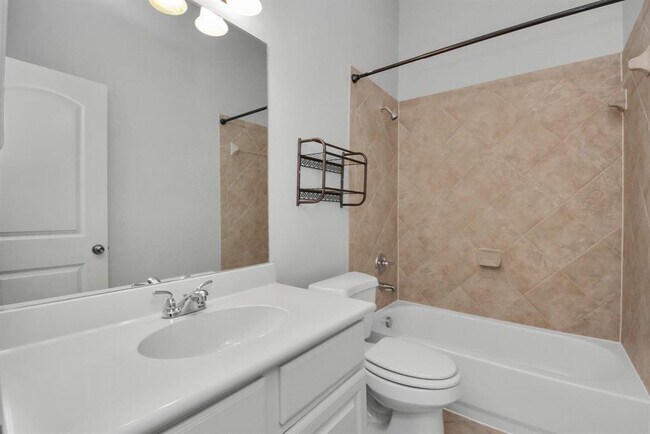 Building Photo - 2823 Woodland Glen Ln