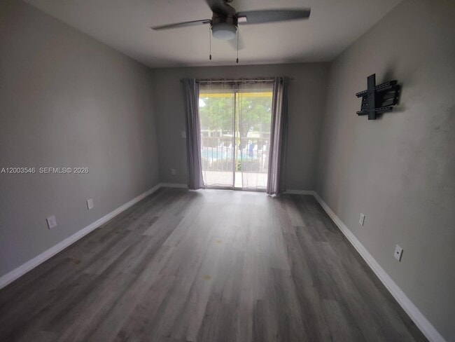 Building Photo - 2668 Kings Lake Blvd