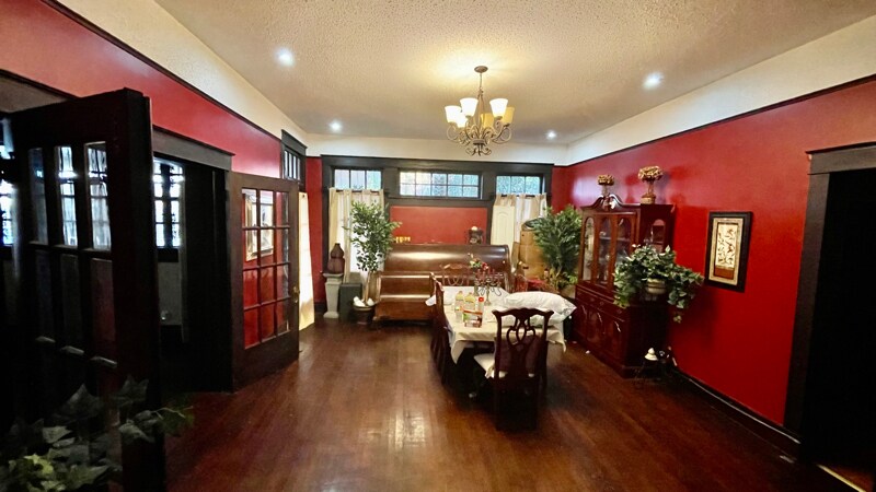 Building Photo - 1721 Clarendon Ave