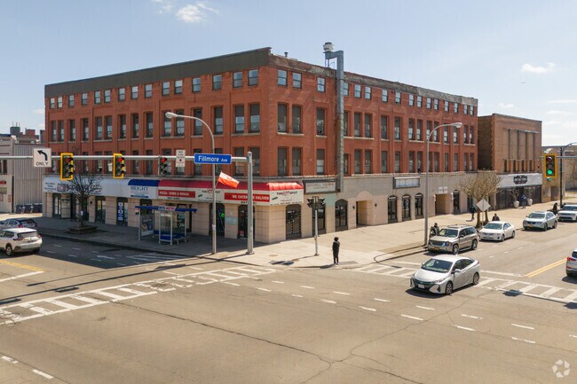 959 Broadway St - Mitchell Square Apartments