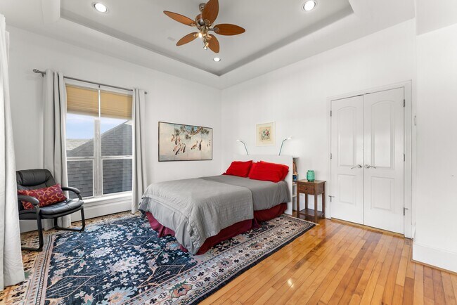 Building Photo - 315 Fairview St