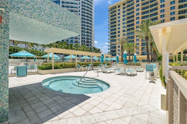Building Photo - 2501 S Ocean Dr