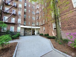 Building Photo - 1 bedroom in BRONX NY 10463