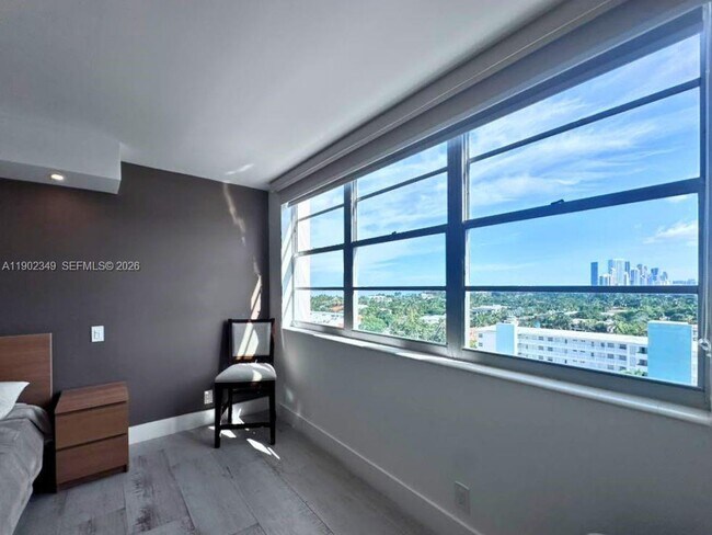 Building Photo - 3161 S Ocean Dr