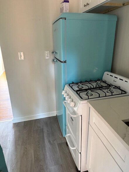 Building Photo - 925 Euclid Ave NE