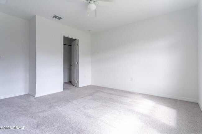 Building Photo - 326 Riverfront Wy